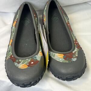 NWT Original Muck Boot Company Gray Floral Women’s Ballet Flats Slip-on Sz 6